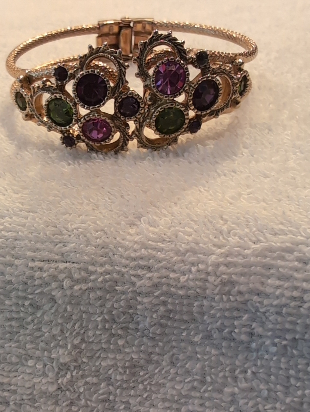 Vintage Sarah Coventry Gold Tone Rhinestone Bracelet